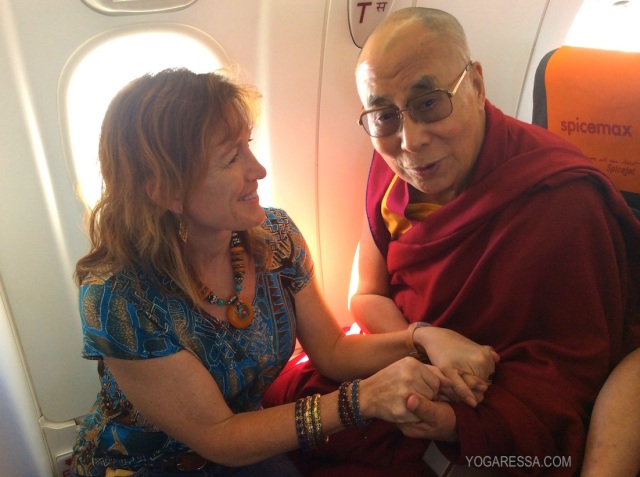 Dalai-Lama-yogaressa